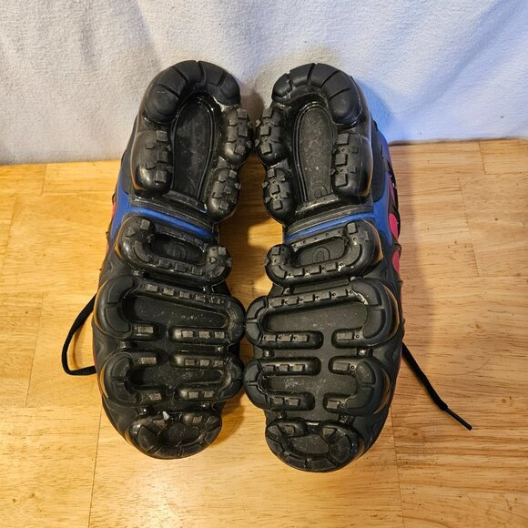 Women's Nike Air Vapormax Plus 326 -- ITEM #1953 - Picture 5 of 6